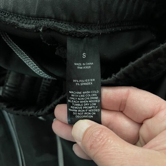 Encrypted Boys Black Camo Joggers Size S - Picture 8 of 8